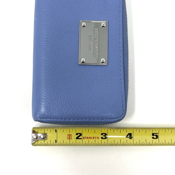 Michael Kors Jet Set Blue Pebbled Leather Zip Around Phone Wristlet Wallet - Picture 10 of 10